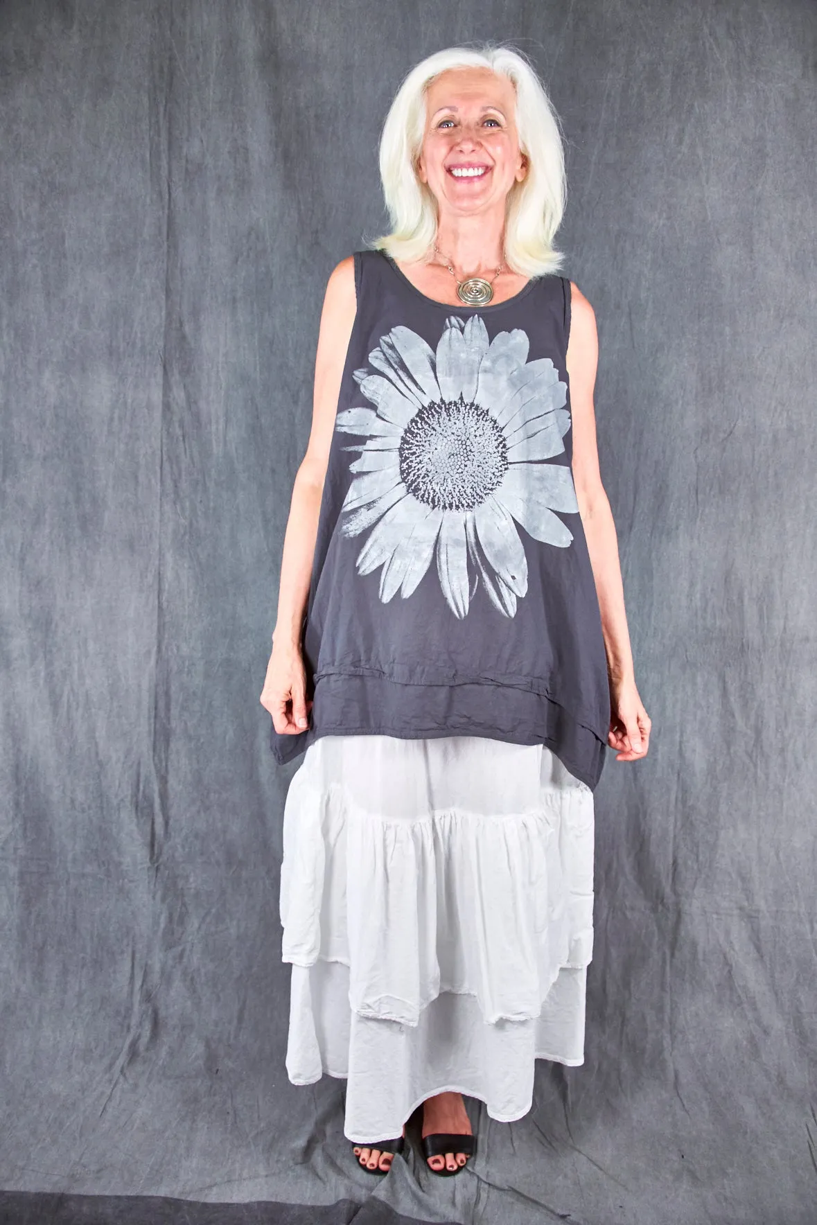 1599 Garden Tiered Tank Black Sand-P