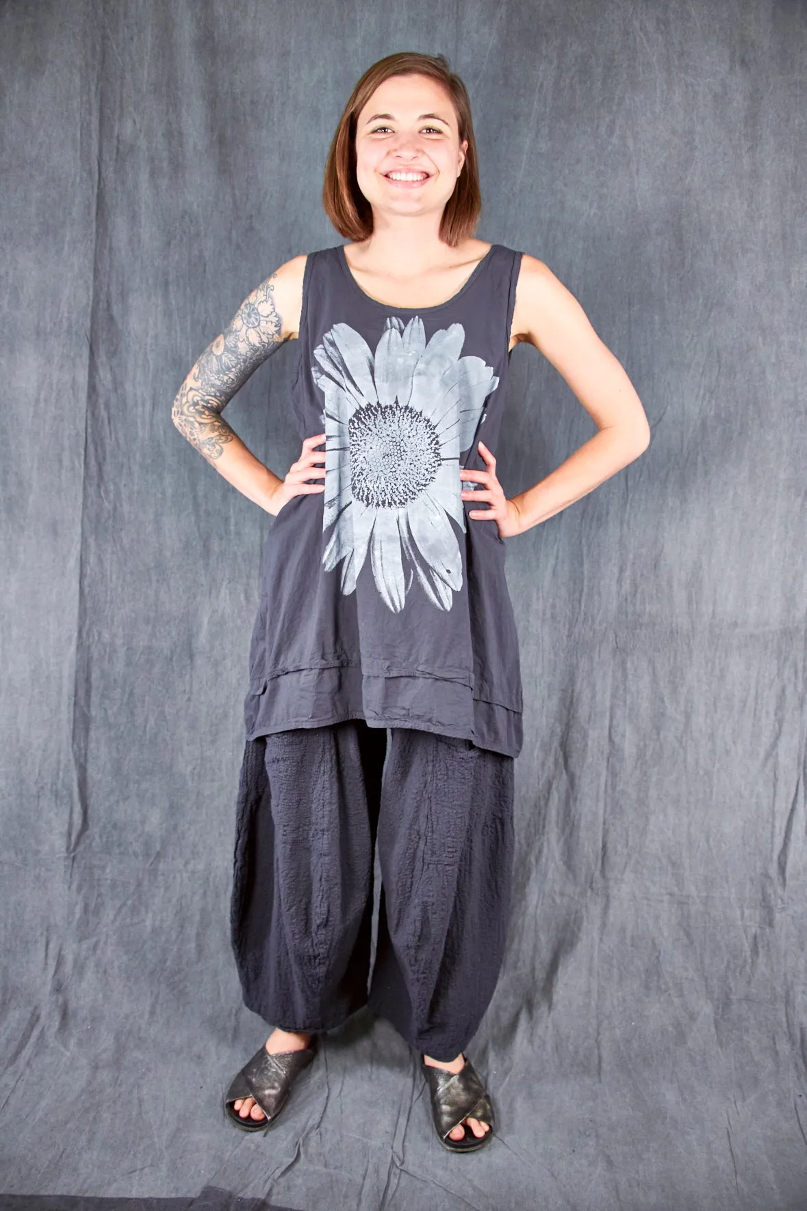 1599 Garden Tiered Tank Black Sand-P