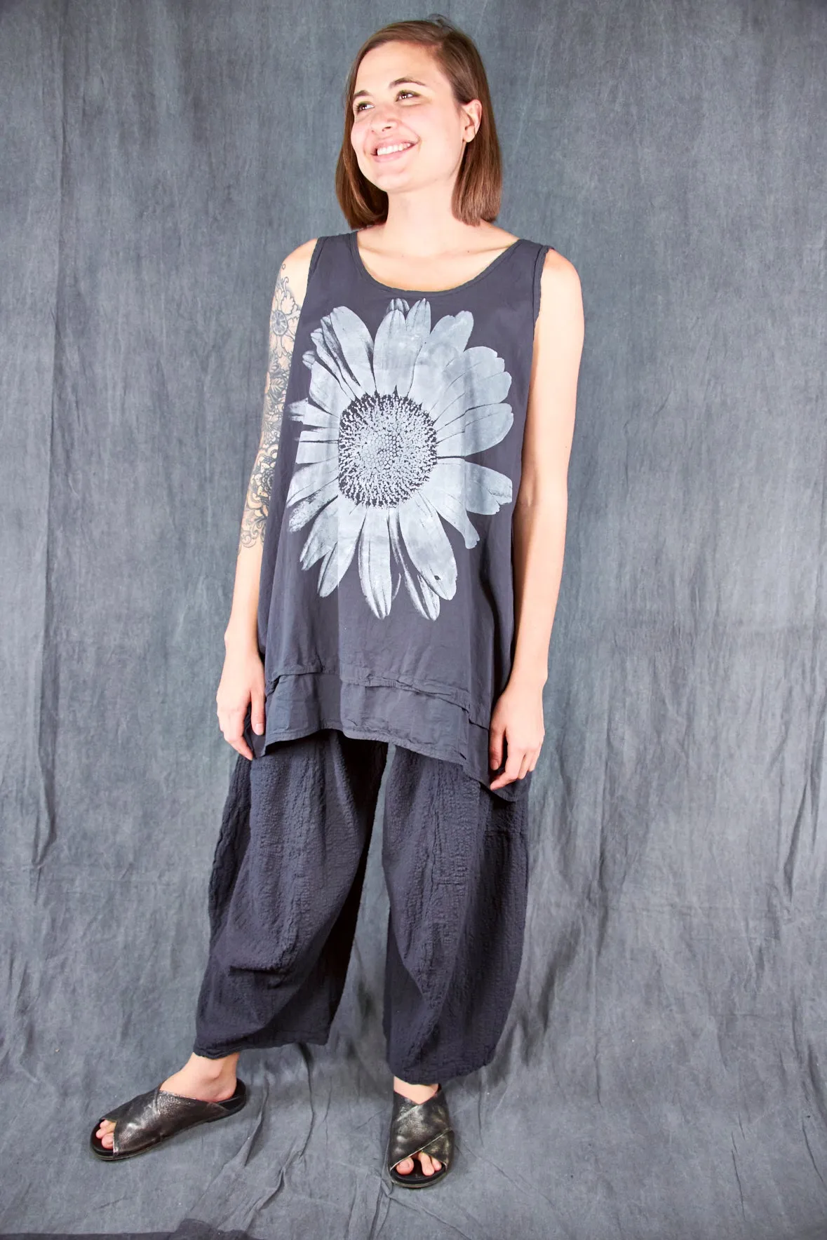 1599 Garden Tiered Tank Black Sand-P