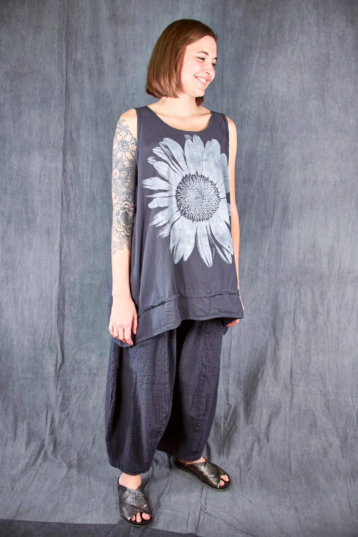 1599 Garden Tiered Tank Black Sand-P