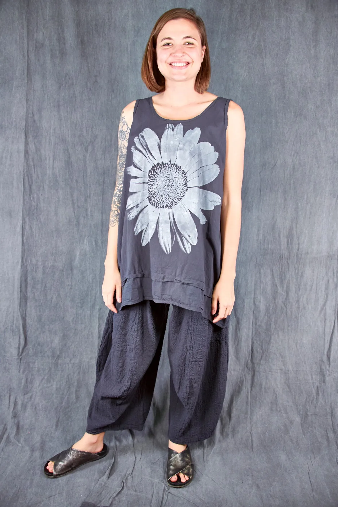 1599 Garden Tiered Tank Black Sand-P