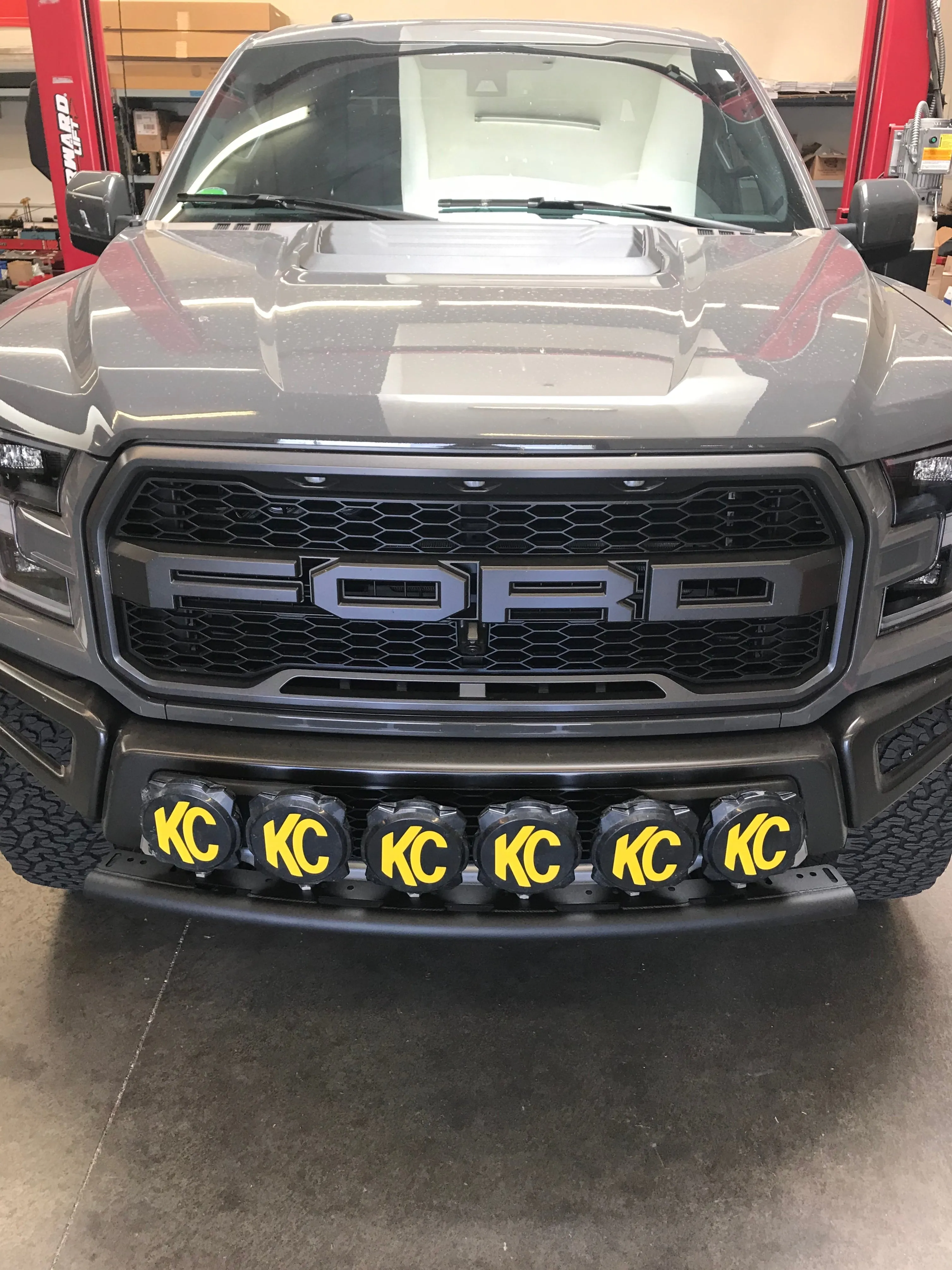 (2015  F150 & 2017  Raptor ) Single Tube Light Mount - stock bumper