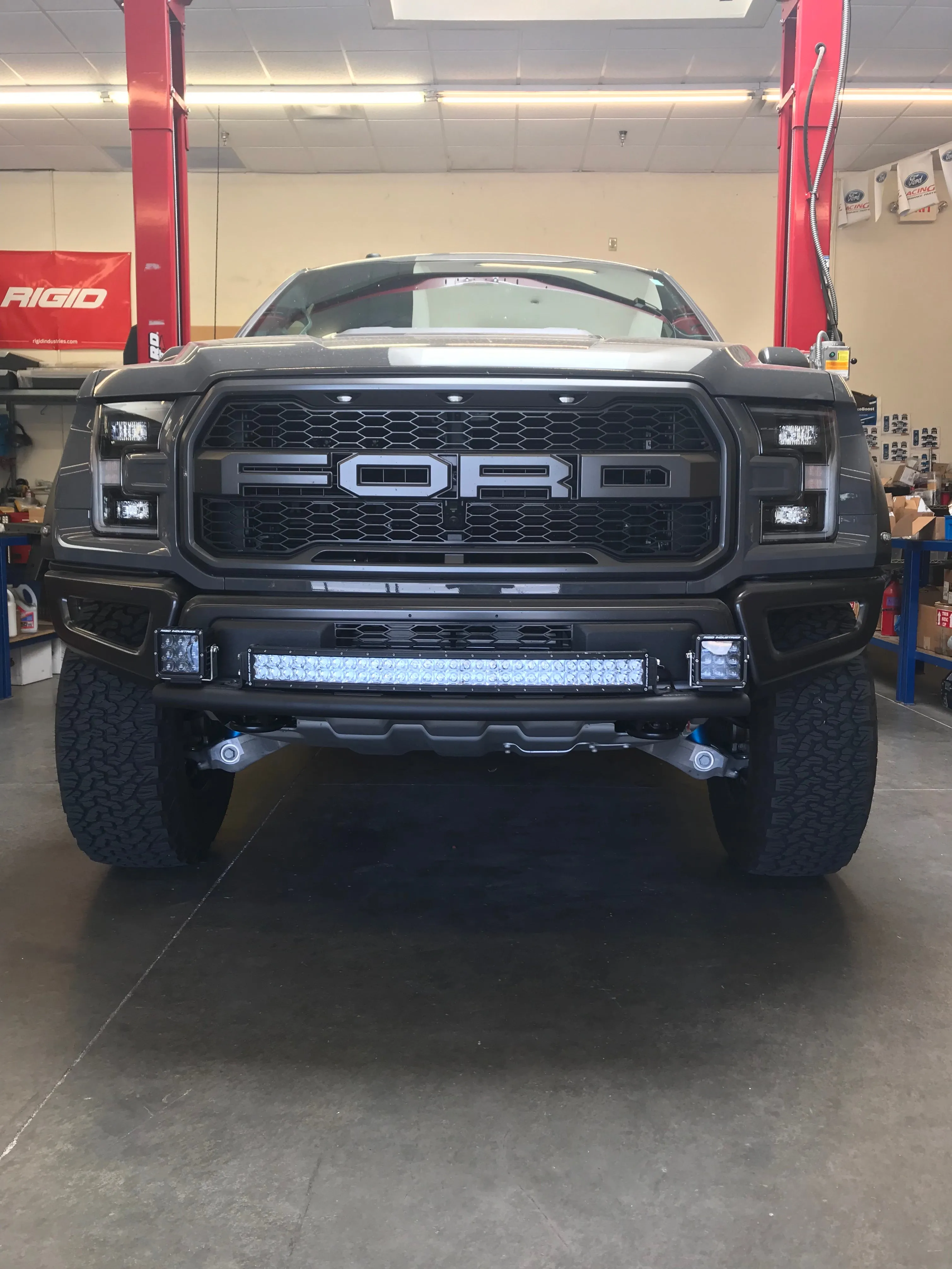 (2015  F150 & 2017  Raptor ) Single Tube Light Mount - stock bumper