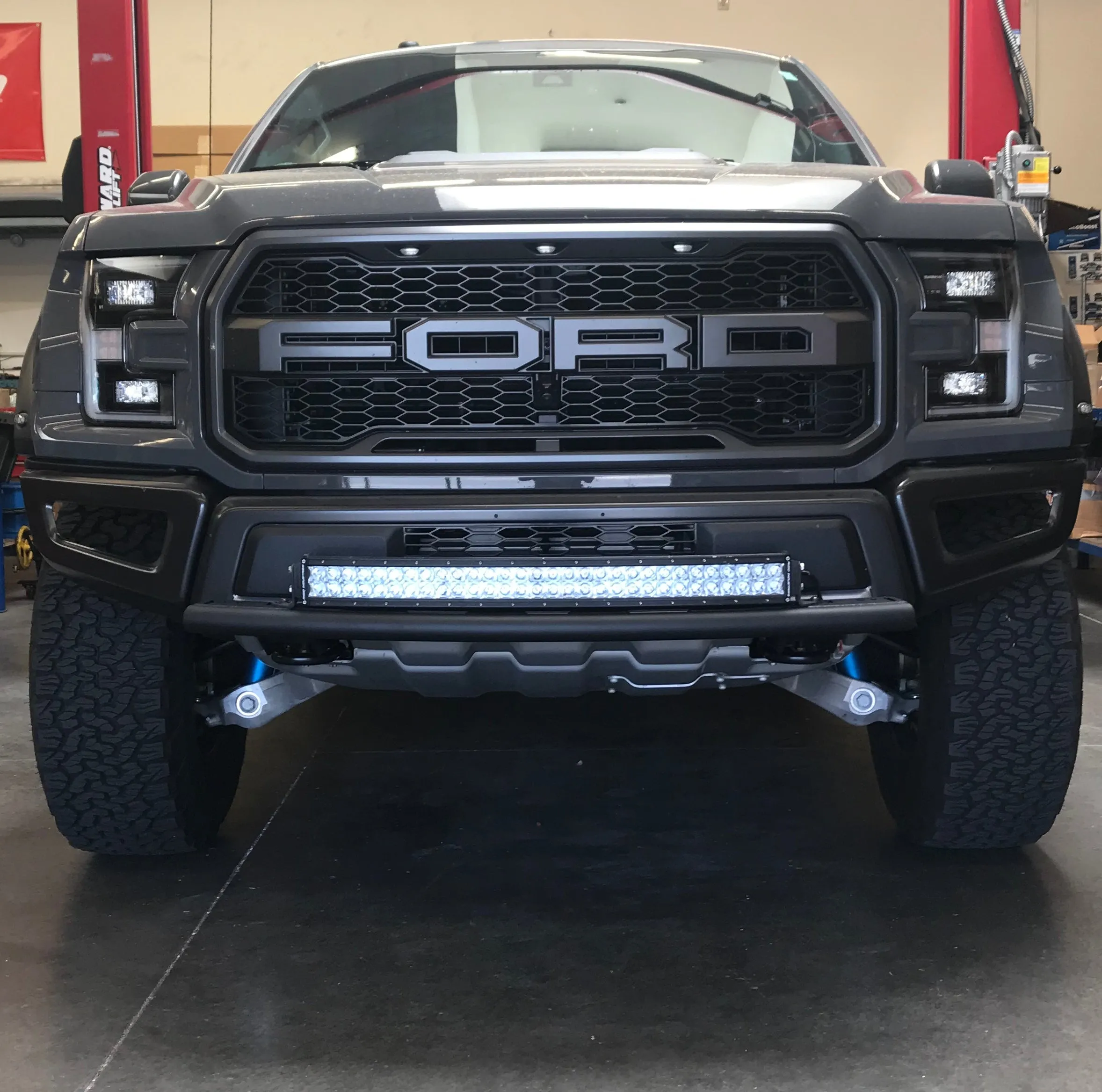 (2015  F150 & 2017  Raptor ) Single Tube Light Mount - stock bumper