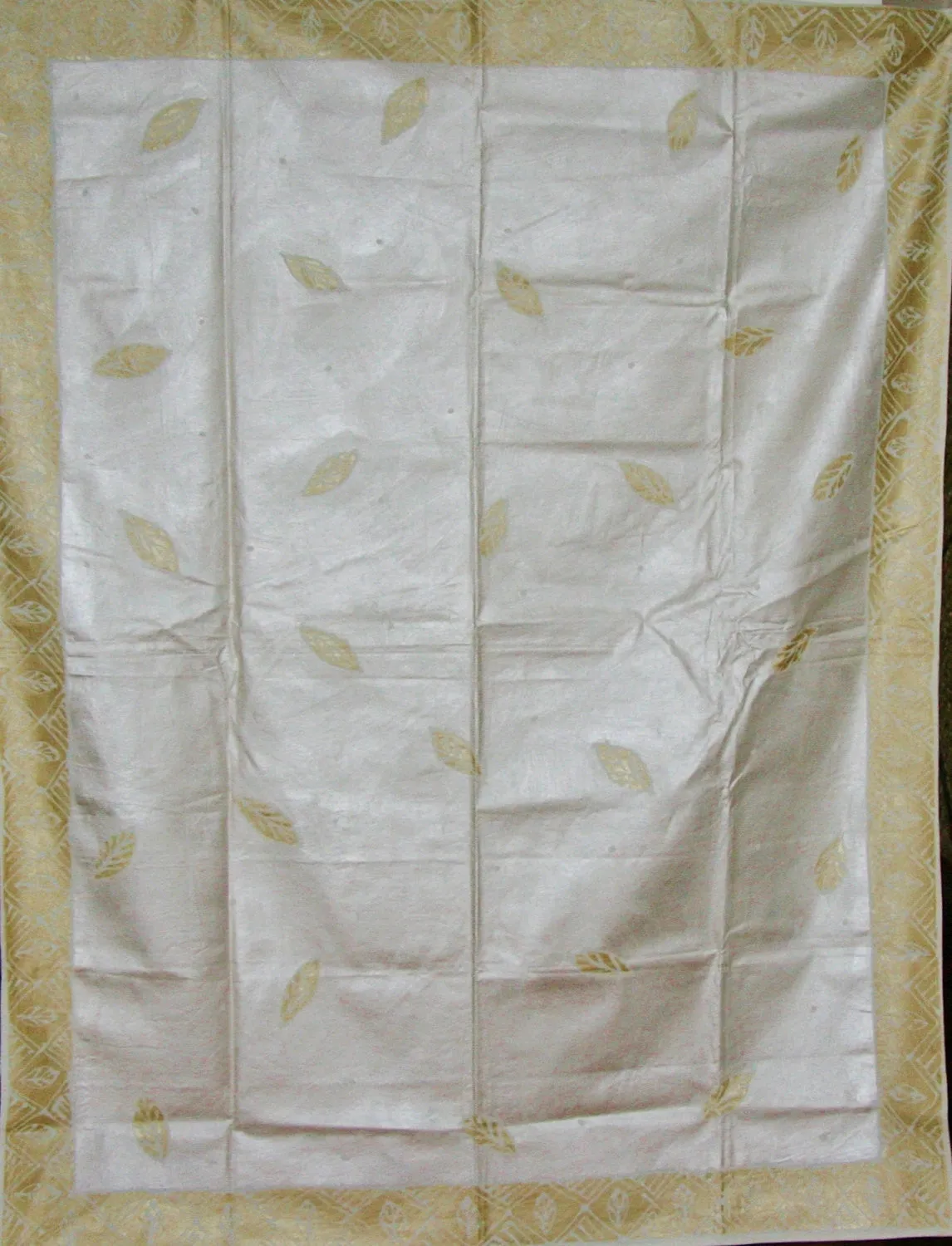 African Tapestry/Tablecloth Ivory, Gold, White Tribal Diamond Design 58" X 76"