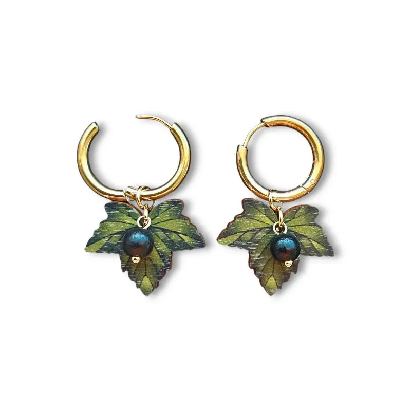 Currant wooden earrings