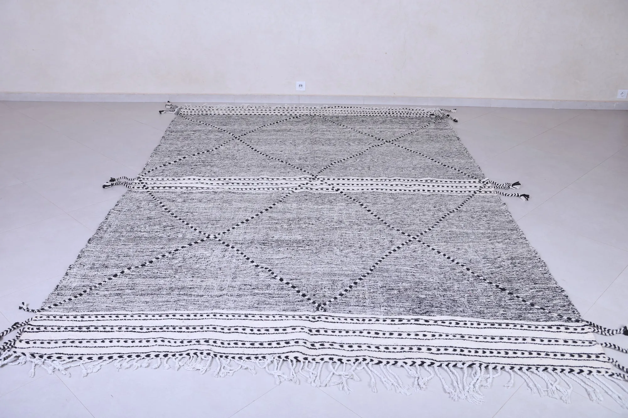 Custom Gray Moroccan rug - Handmade Berber area rug - Beni rug