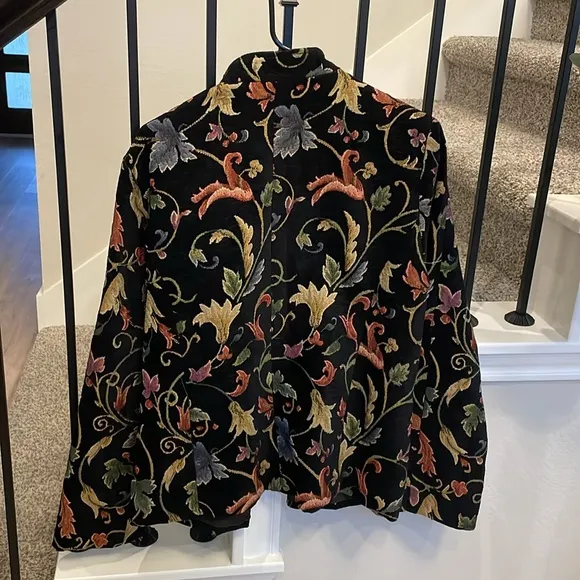 Erin London Vintage Floral Black Tapestry Blazer  Large