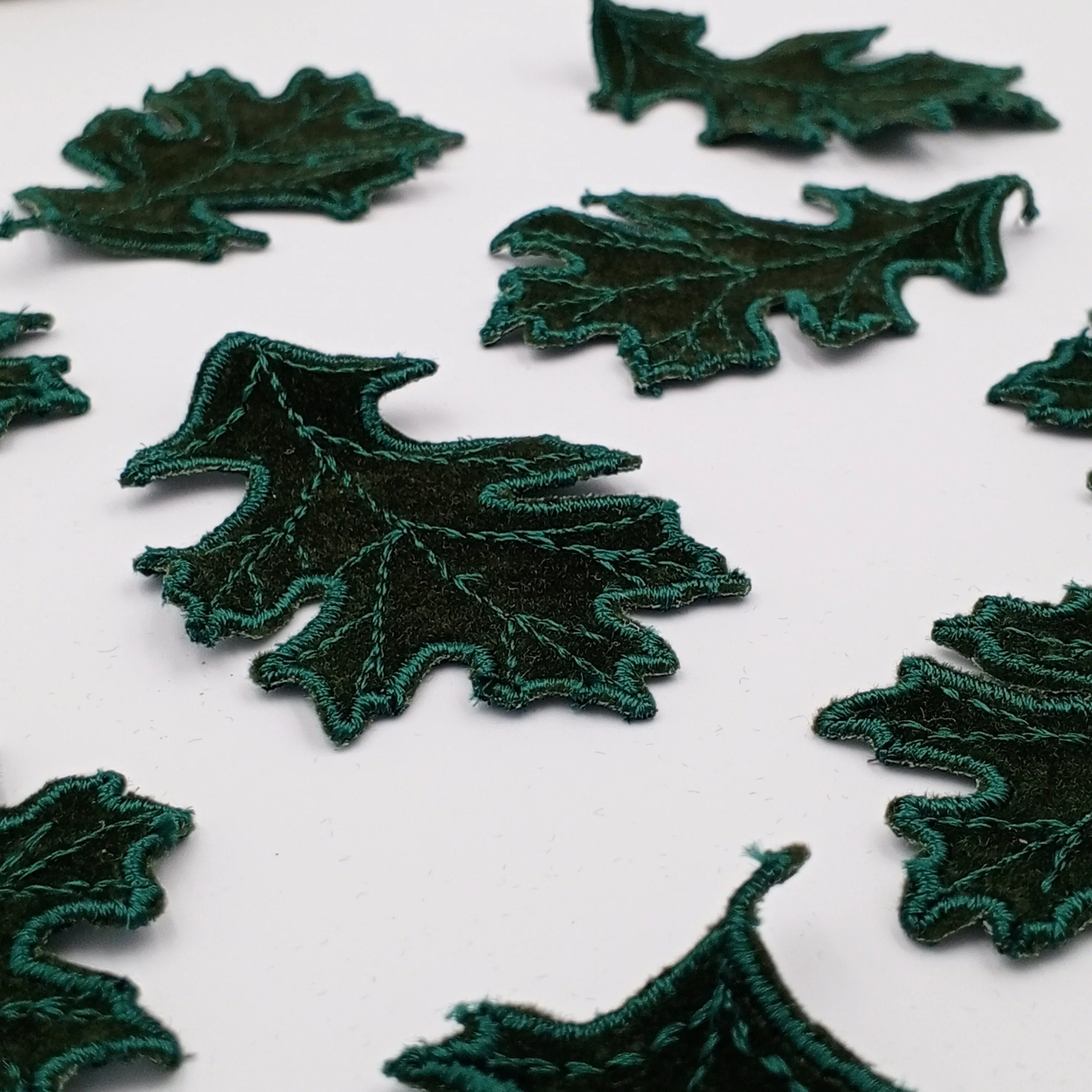 Forest Green Leaf Fabric Patch Embroidered Hunter Green Leaf Sewing Applique patches for DIY Sewing Crafting Clothing Revamps Embellishments