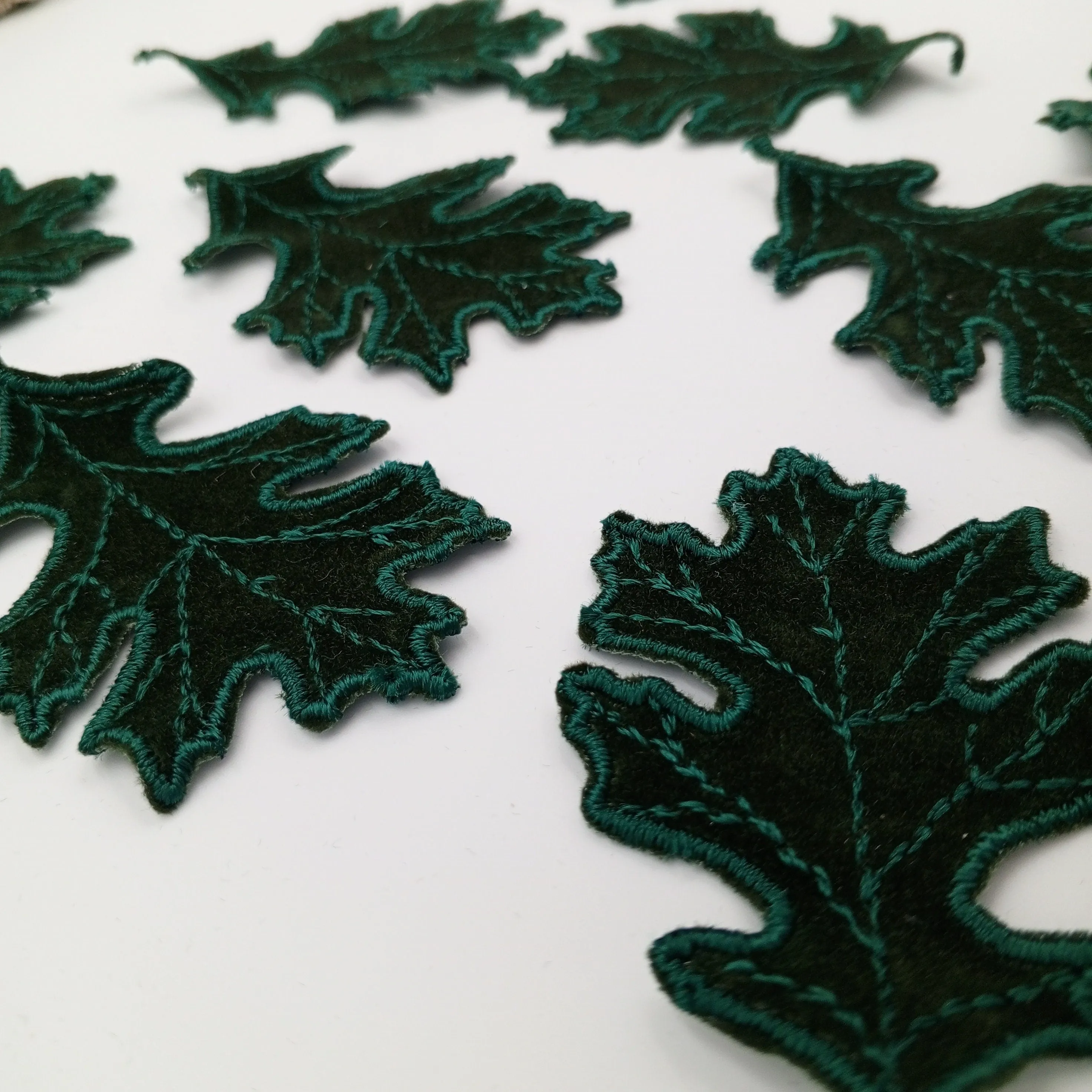 Forest Green Leaf Fabric Patch Embroidered Hunter Green Leaf Sewing Applique patches for DIY Sewing Crafting Clothing Revamps Embellishments