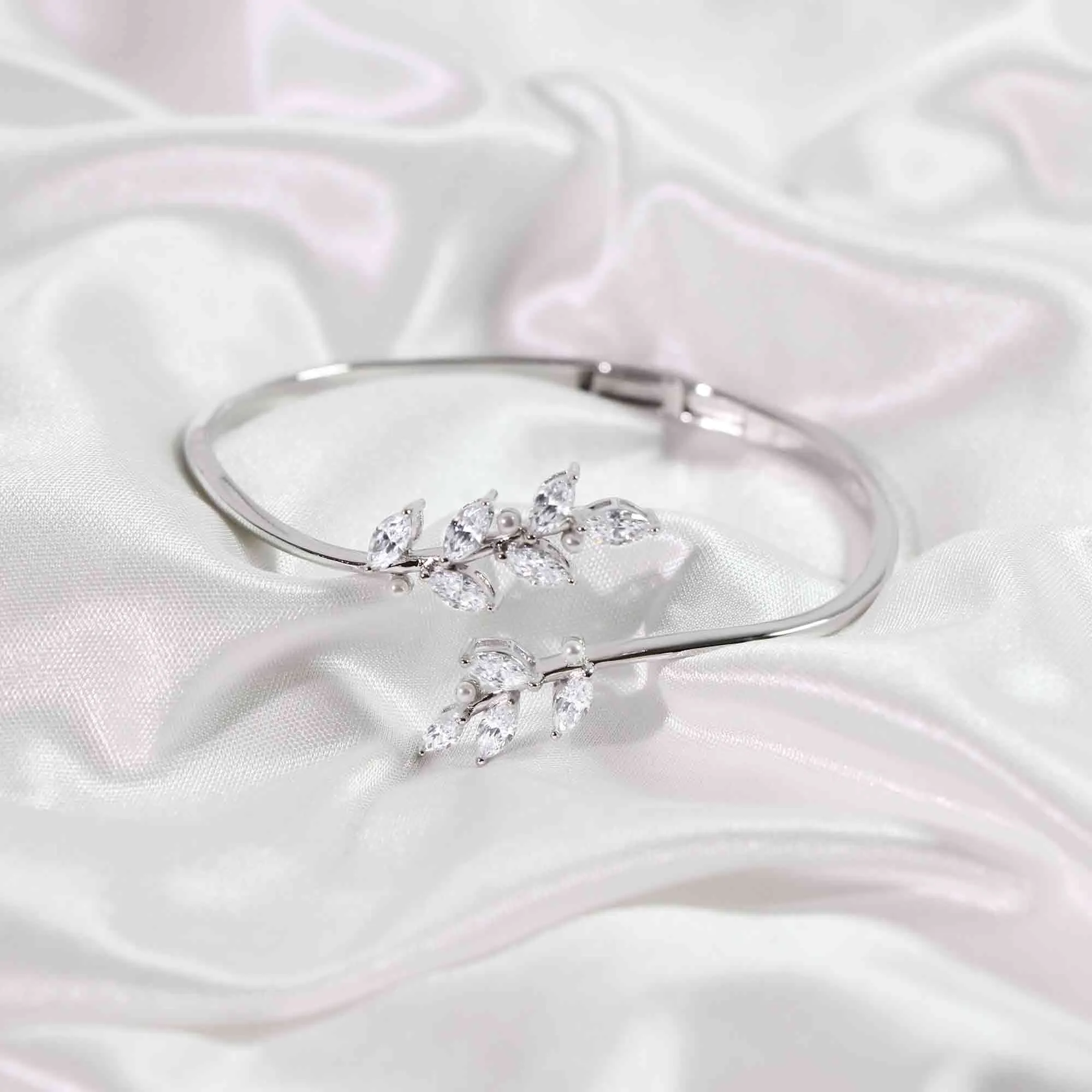 Leaf Branch Diamond Gold Bracelet Nature's Grace Collection