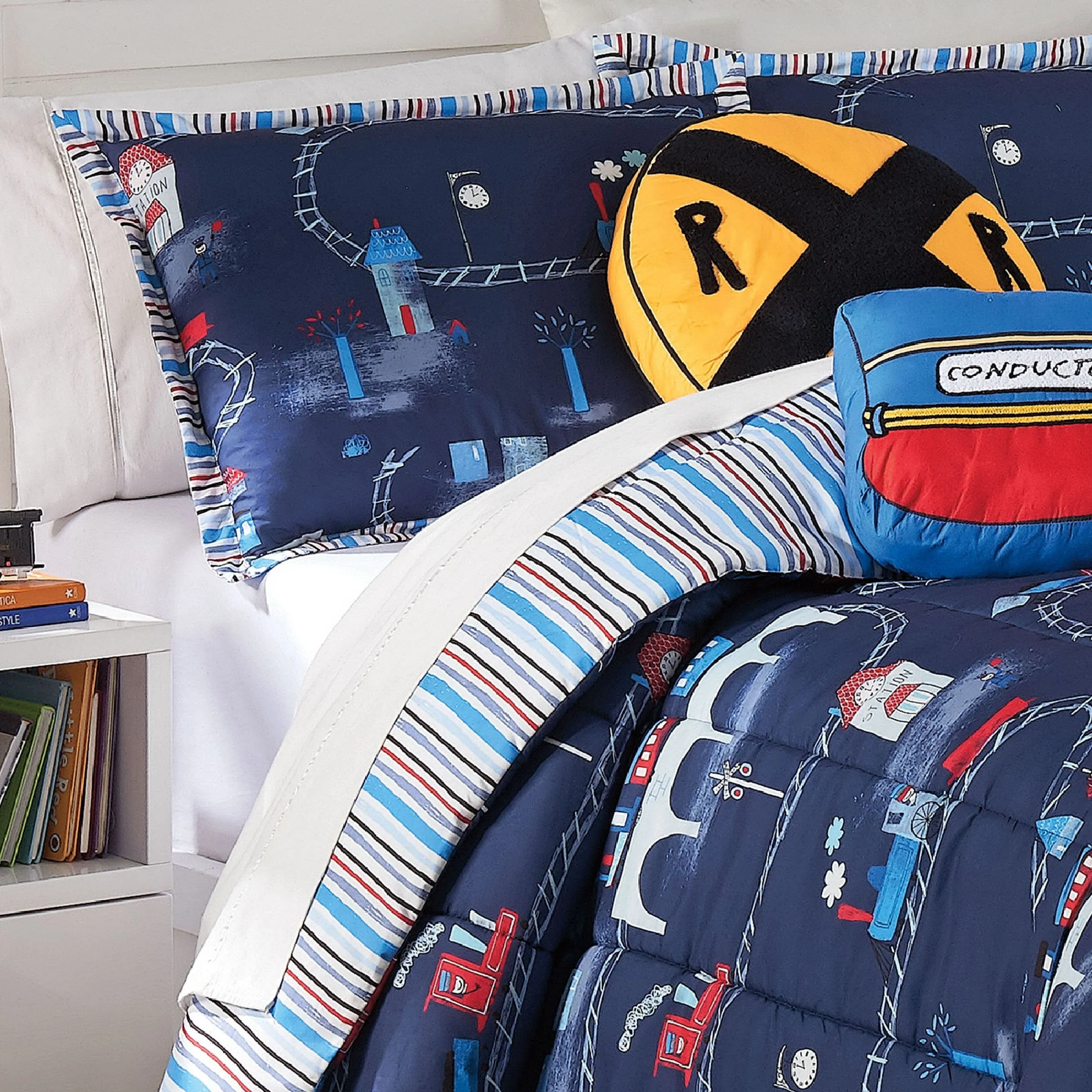 New in package! Waverly Kids Kids All Aboard Reversible Comforter Set, Fun, whimsical and super cozy. Great for any train lover. TWIN! Retails $140 