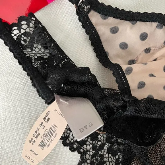 NEW/NWT sexy Victoria’s Secret unpadded bra set