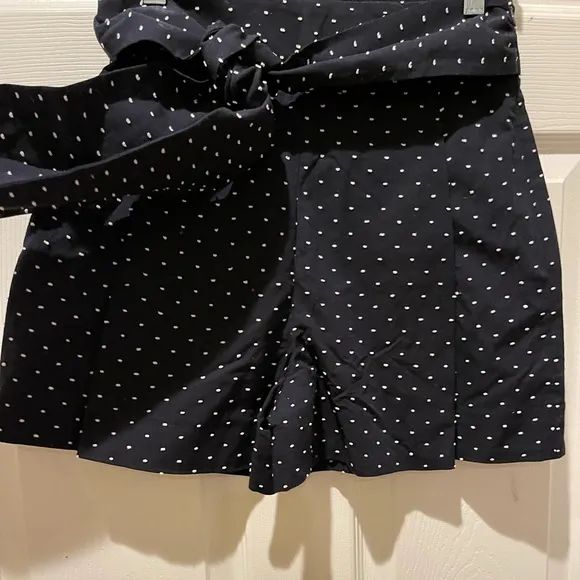 NWT J. Crew Navy Blue Tie Waist White Clipdot Shorts
