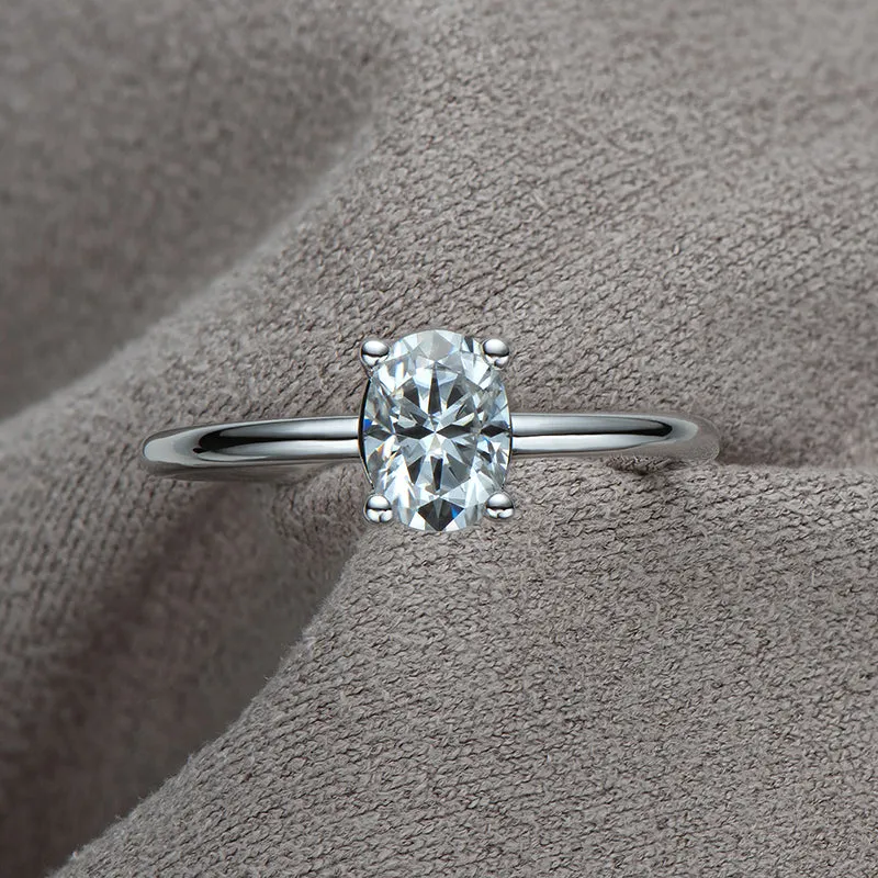 Oval Cut 1 Carat Moissanite Solitaire Ring