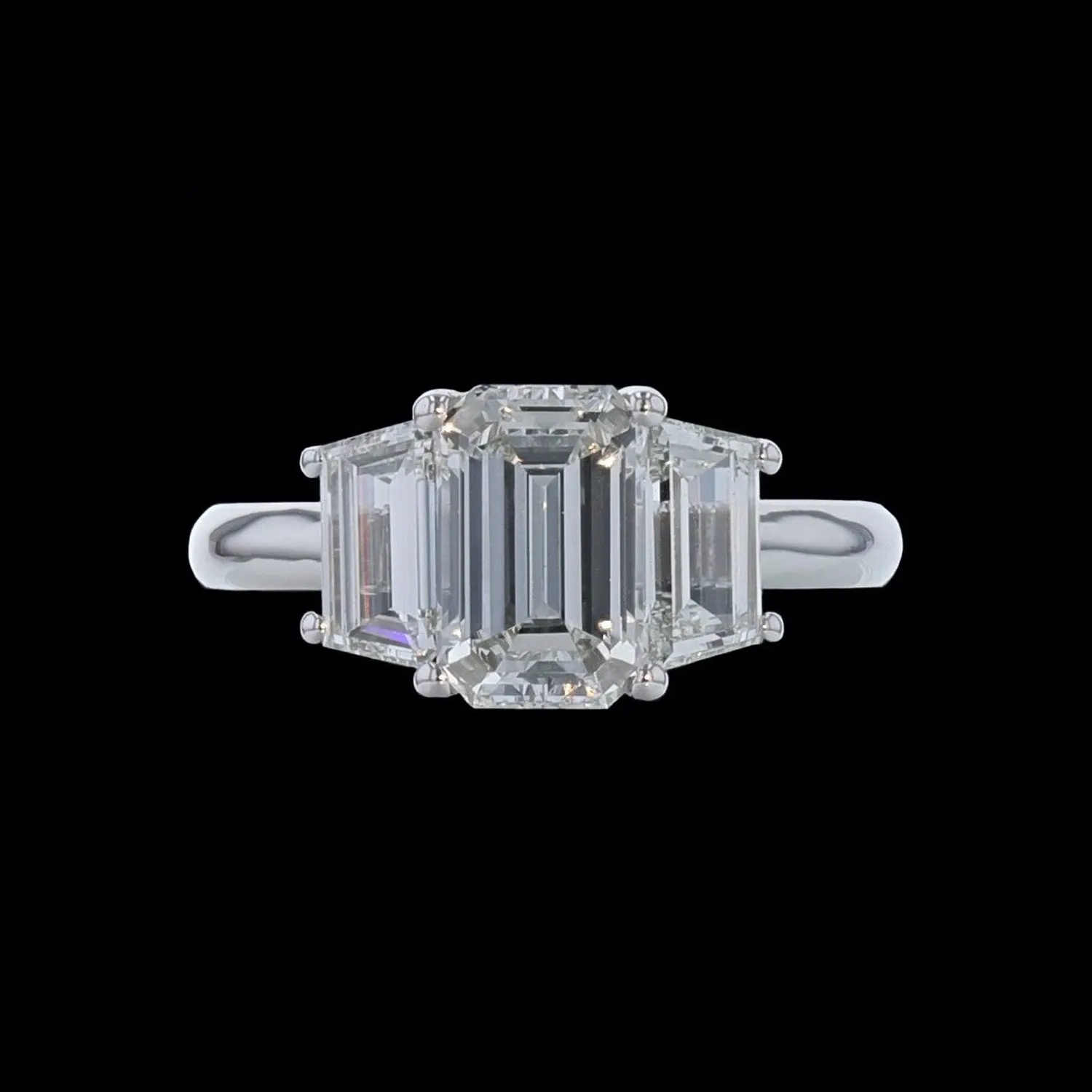 Ring Simple 3 Emerald Trapezoid 2.45