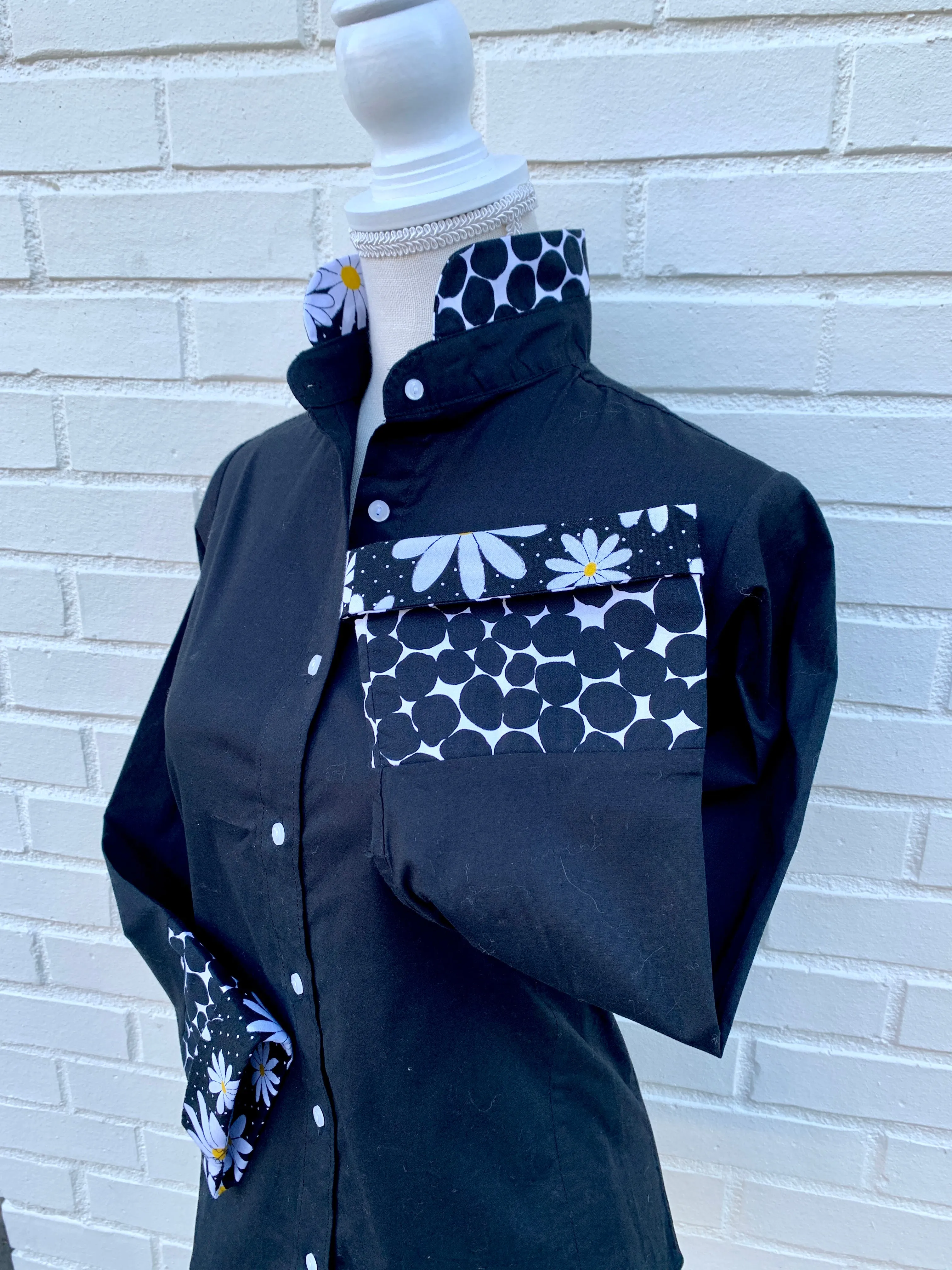 SALE - M ONLY - Beth Black Bell Sleeve w/Black Dot & Daisies (B17)   **FINAL SALE**