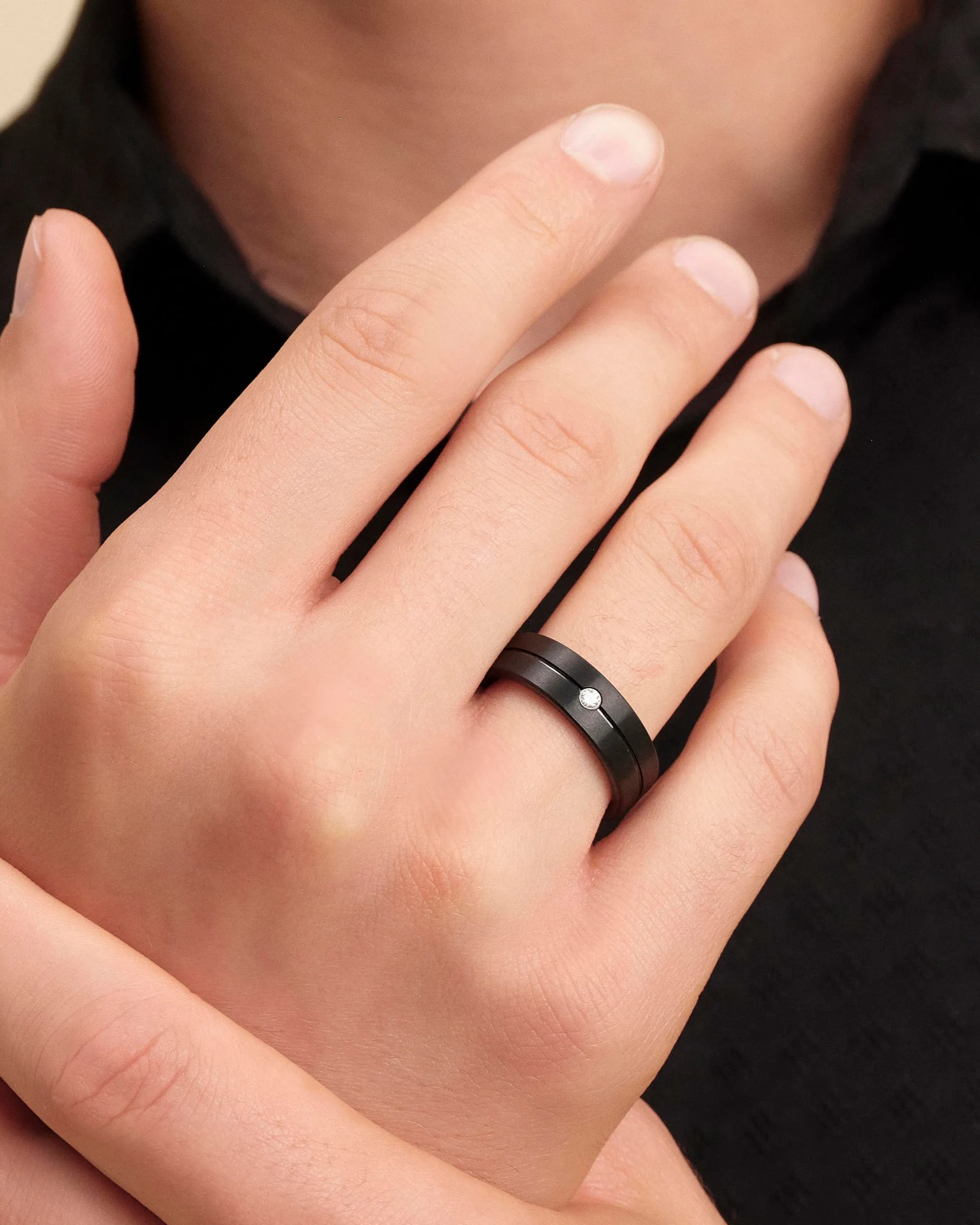 Single Stone Comfort Fit Wedding Band - 7mm