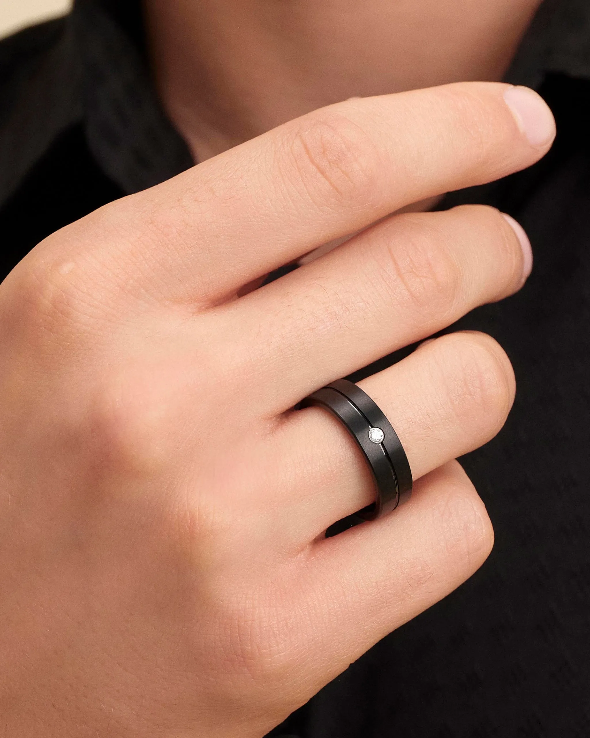 Single Stone Comfort Fit Wedding Band - 7mm