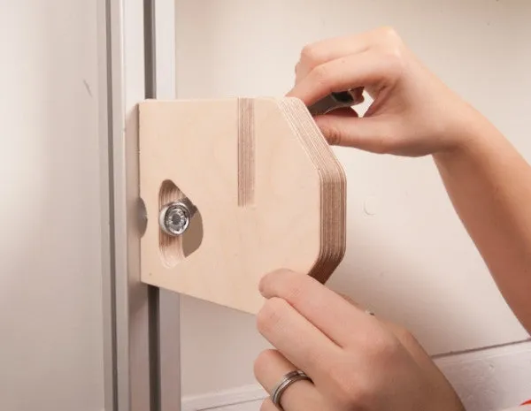 V-Bracket Roll N Cut