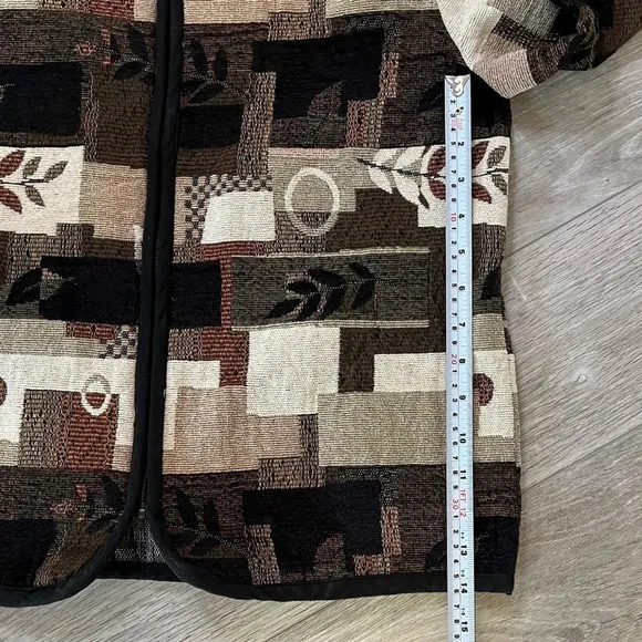 VINTAGE Woven Jacquard Fall Jacket in Black Cream &amp; Watm Neutral Colours, M