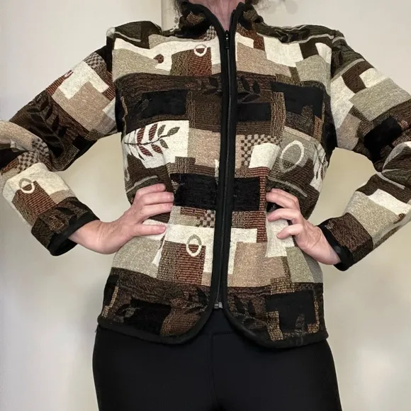 VINTAGE Woven Jacquard Fall Jacket in Black Cream &amp; Watm Neutral Colours, M